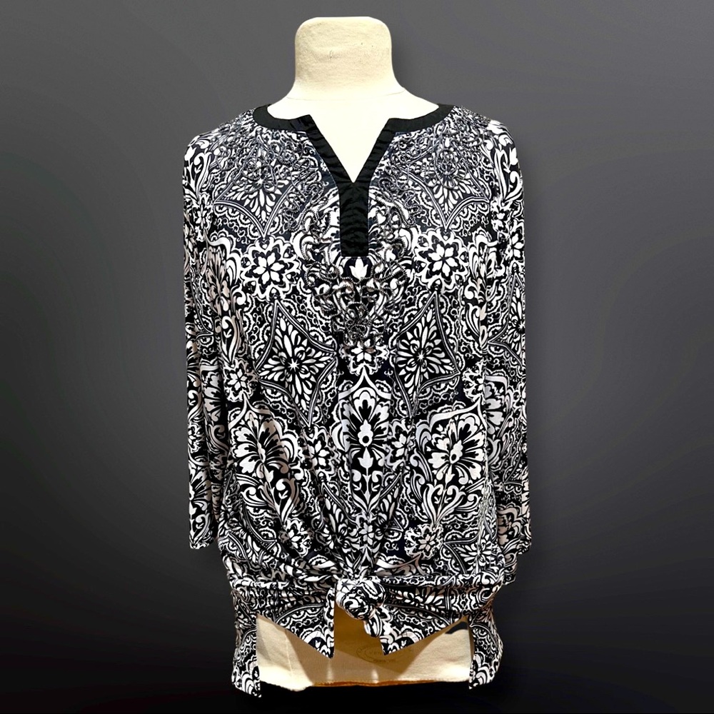Plus size women’s long sleeve black n white floral blouse top